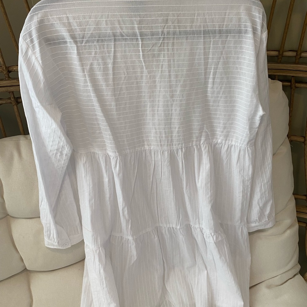 Beautiful Long sleeve white dress - Picture 3 of 4